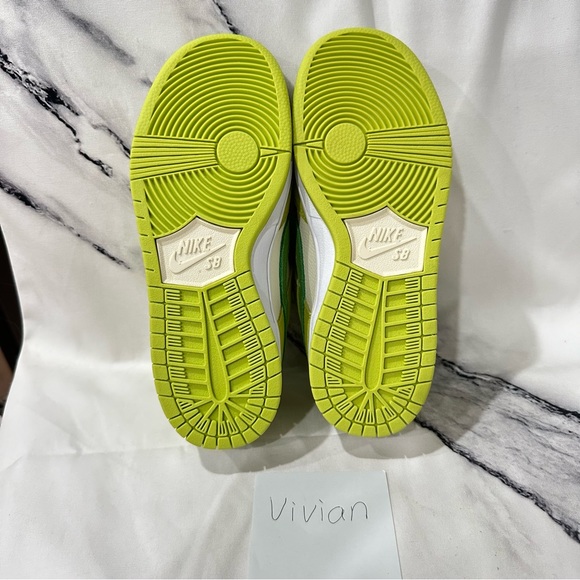 Nike Dunk SB Low Green Apple women size 5.5 Limited Edition - Picture 10 of 10